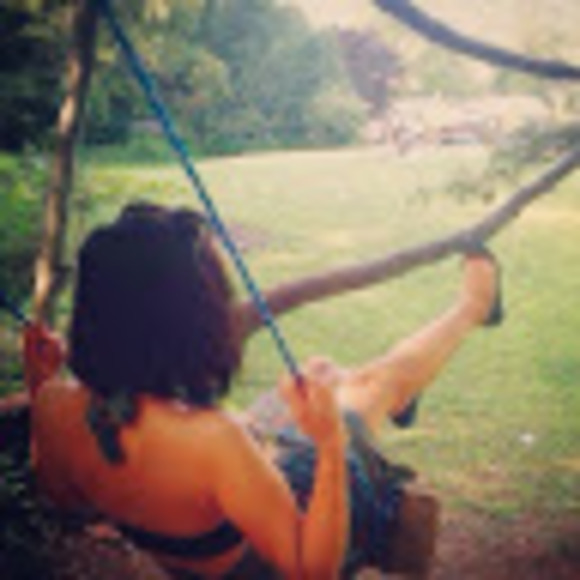 Meet your Posher, Cecilia - Picture 1 of 1